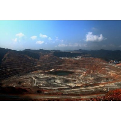 Крупнейший в Китае открытый рудник Dexing Copper Mine (135 000 тонн в сутки)